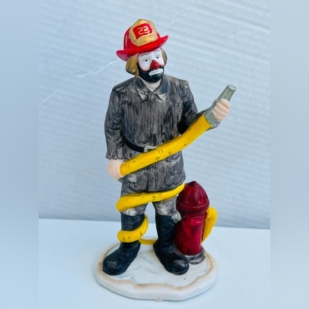 VINTAGE RARE Emmett Kelly Jr Porcelain Clown FIREMAN Figurine On Wood Base NJ